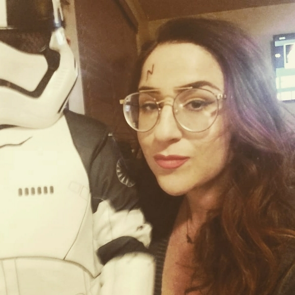 Meet your Posher, Christina - Picture 4 of 4